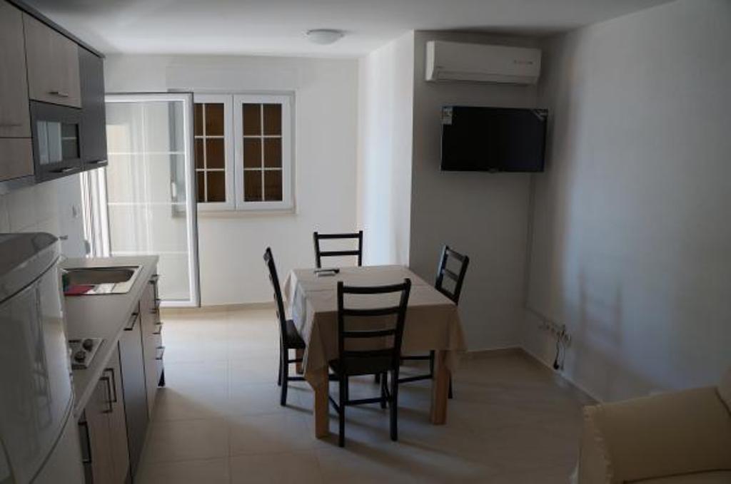 Apartments Karlo บาชกาโวดา ห้อง รูปภาพ