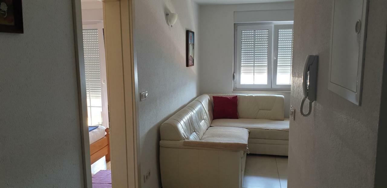 Apartments Karlo บาชกาโวดา ภายนอก รูปภาพ